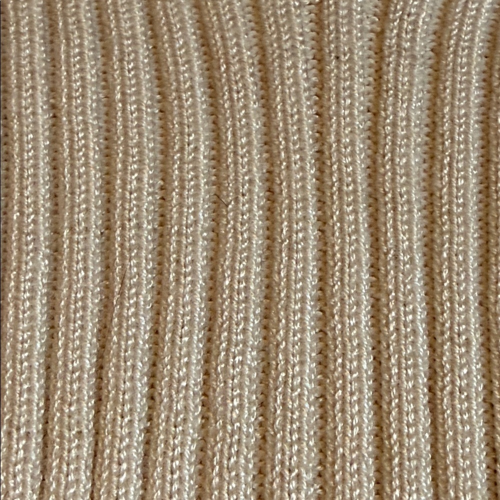Cream Ribbed V-Neck Sweater women’s size medium - Picture 6 of 12